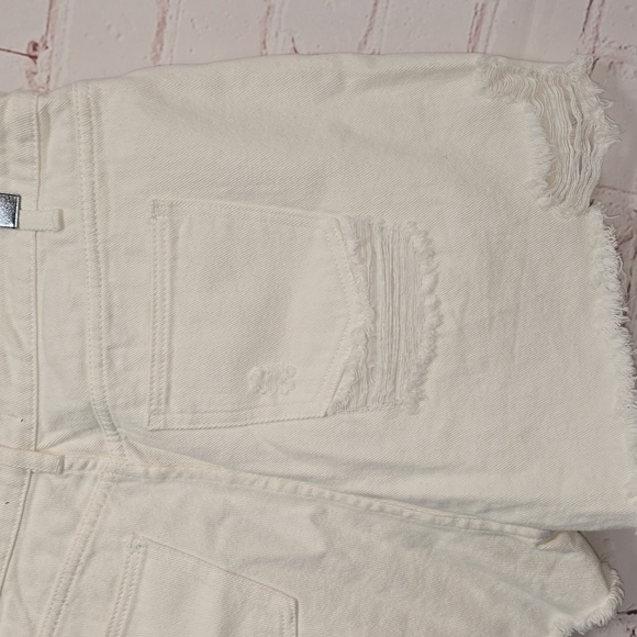 Misguided Extreme Rip Hem High Waisted Distressed White Shorts Women Size 12 - Picture 8 of 13